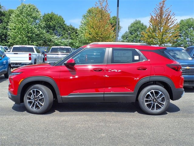 2026 Chevrolet Trailblazer LT photo 2