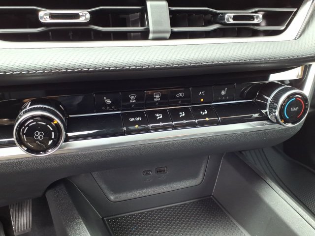 2027 Chevrolet Equinox LT - Photo 17