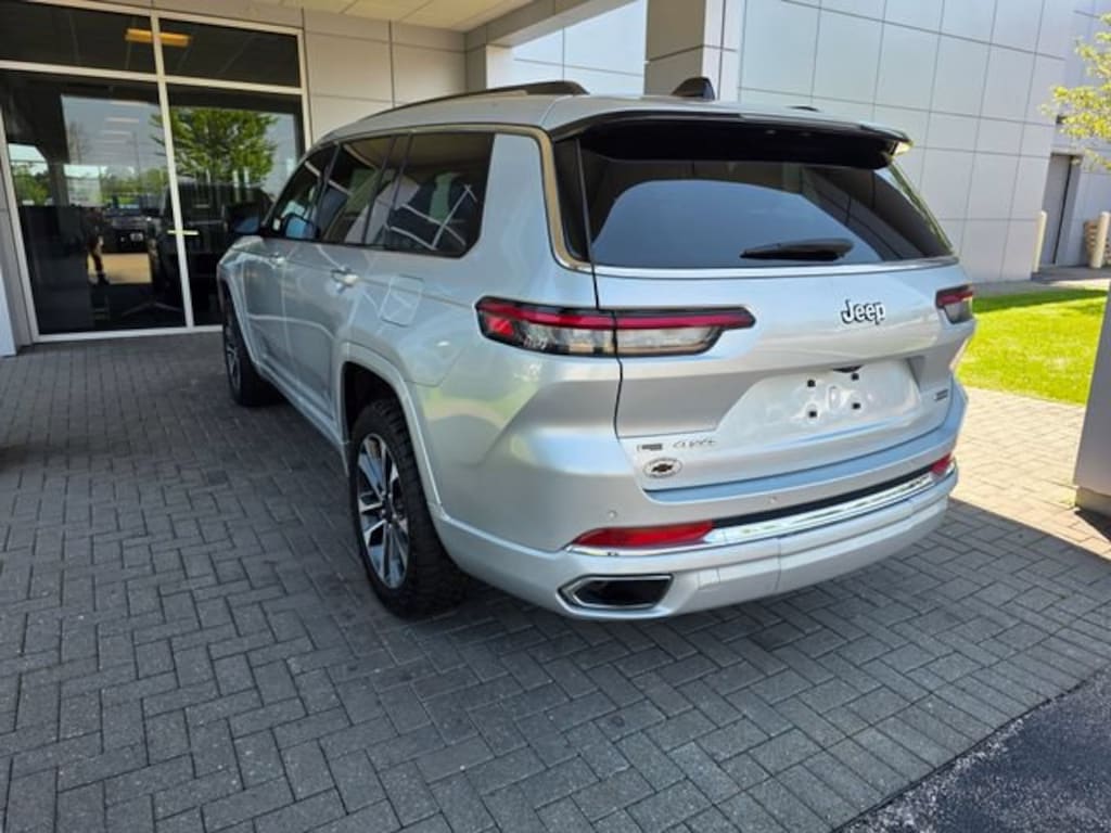 Used 2023 Jeep Grand Cherokee Overland 4x4 SUV