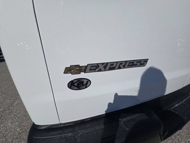 2025 Chevrolet Express Cargo Work Van - Photo 31