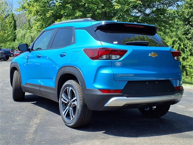 2025 Chevrolet Trailblazer LT photo 3