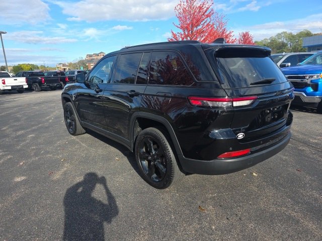 2023 Jeep Grand Cherokee Limited photo 3