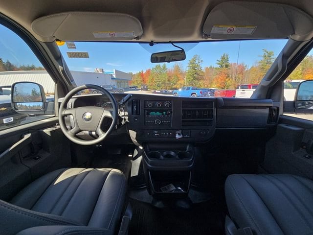 2025 Chevrolet Express Cargo Work Van - Photo 20