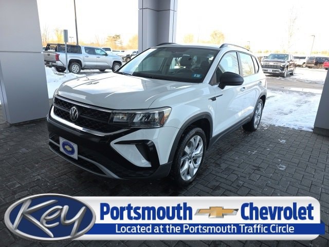 2023 Volkswagen Taos S's photo