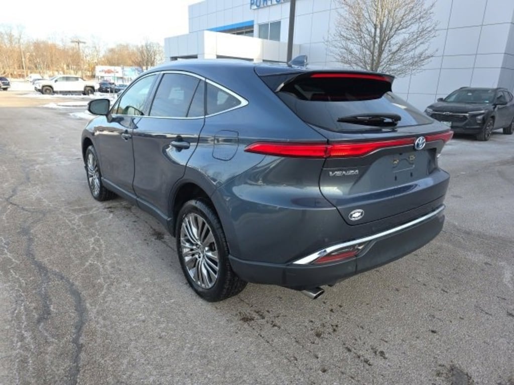 Used 2021 Toyota Venza LE