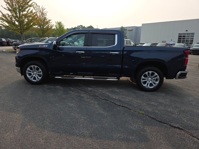 2022 Chevrolet Silverado 1500 LTZ photo 2