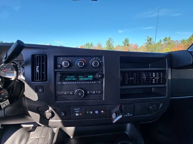 2025 Chevrolet Express Cargo Work Van - Photo 11