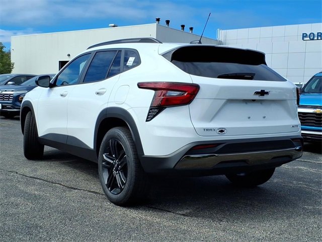 2026 Chevrolet Trax ACTIV photo 2