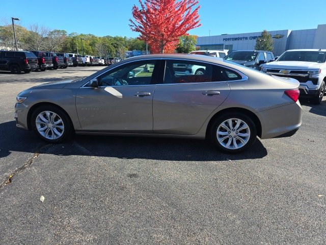 2024 Chevrolet Malibu 1LT photo 2