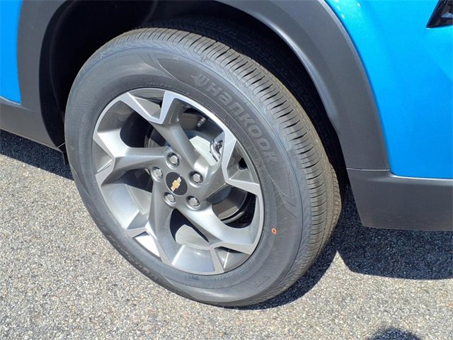 2025 Chevrolet Trax LT photo 4