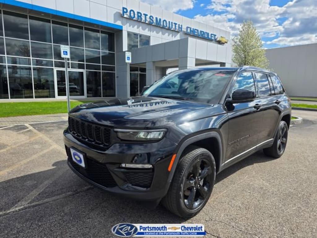 Used 2023 Jeep Grand Cherokee Limited 4x4 SUV