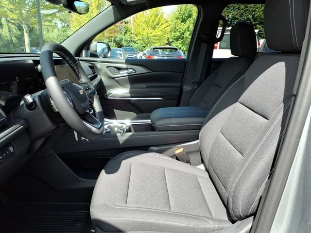 2027 Chevrolet Traverse LT - Photo 7