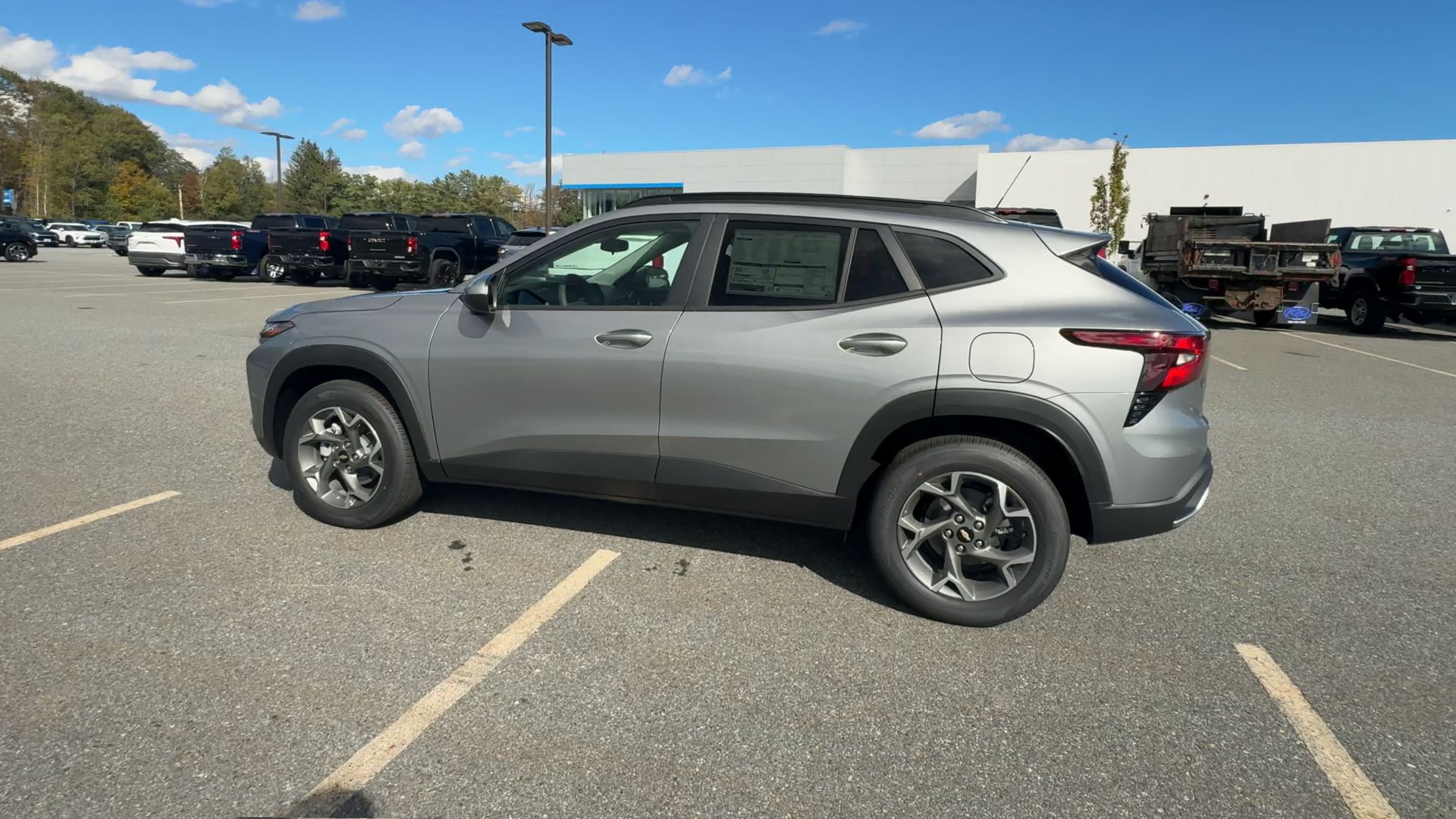 2026 Chevrolet Trax LT photo 2