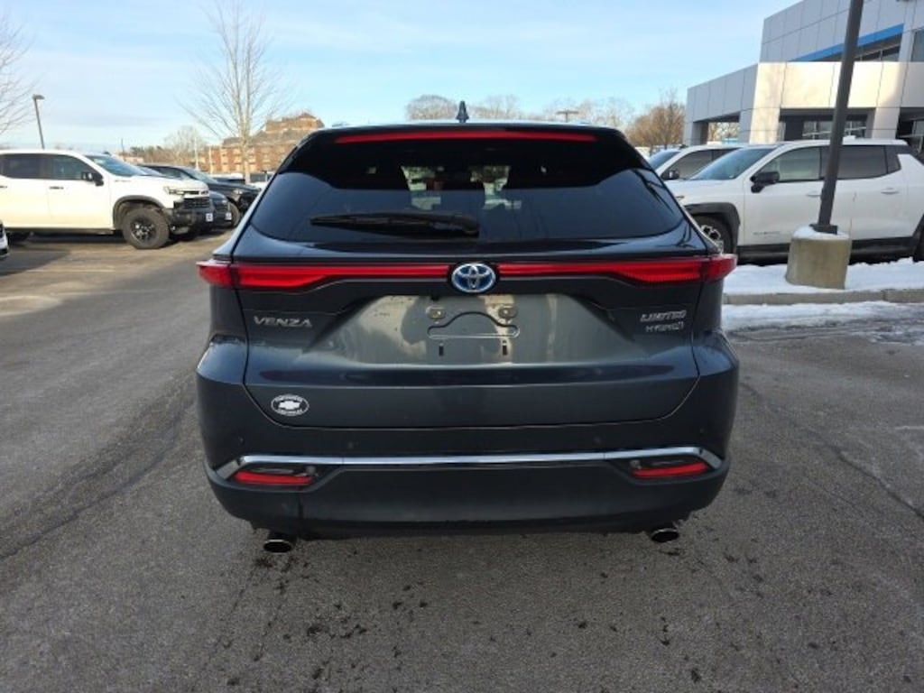 Used 2021 Toyota Venza LE