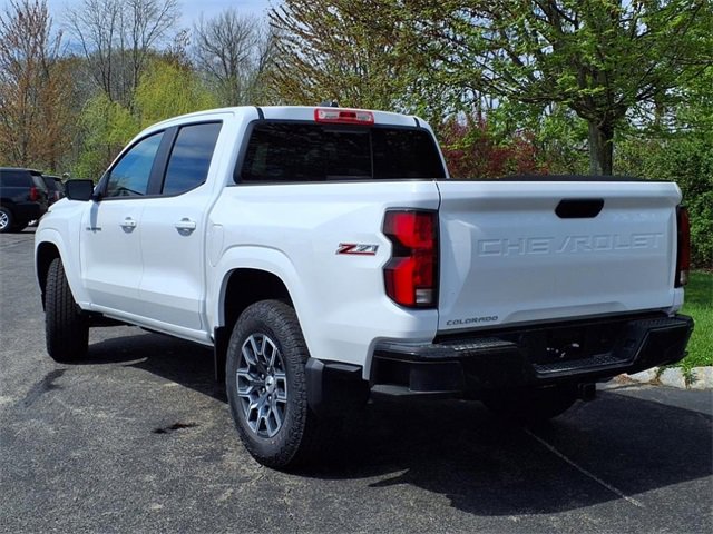 2025 Chevrolet Colorado Z71 photo 3