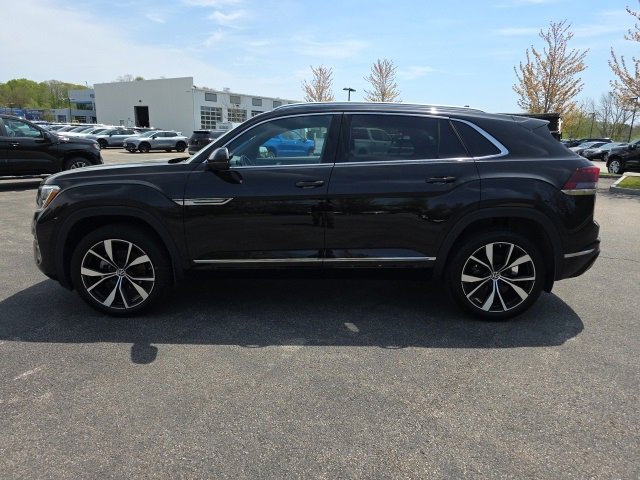Used 2024 Volkswagen Atlas Cross Sport SEL Premium R-LINE with VIN 1V2FE2CA4RC206167 for sale in Portsmouth, NH