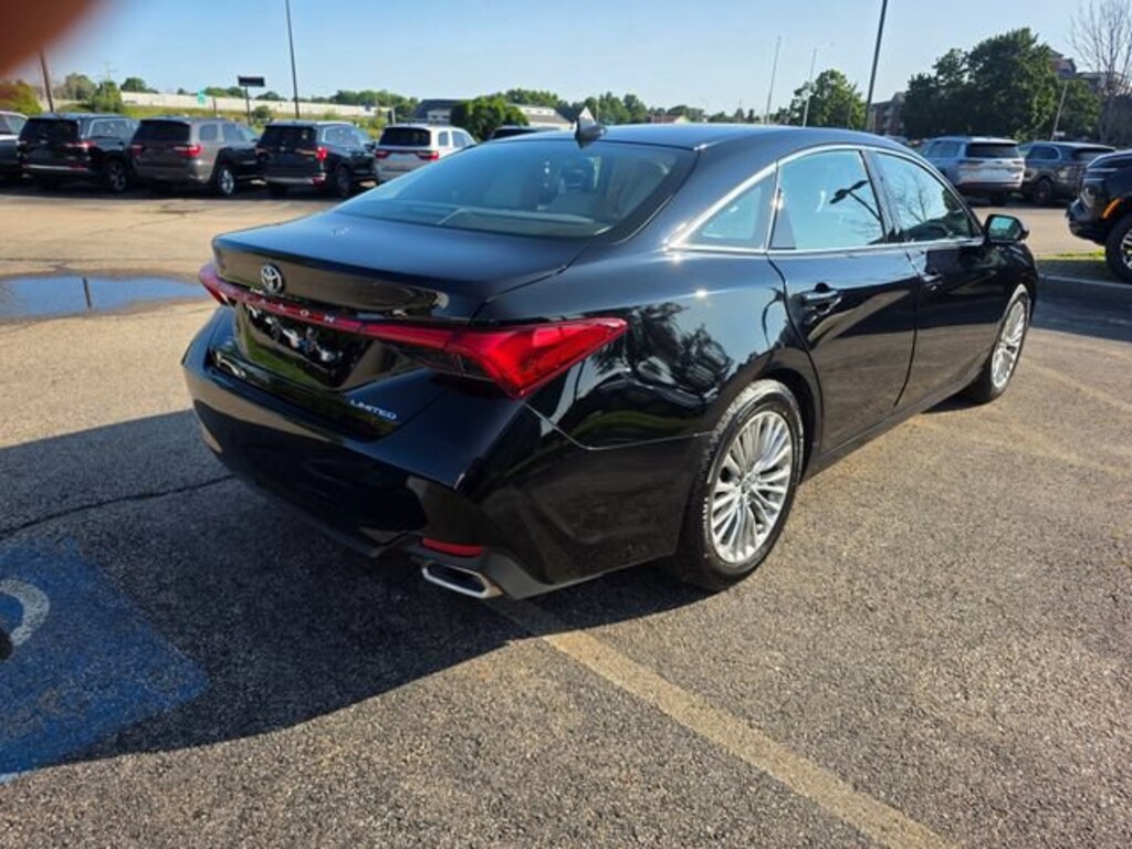 Used 2019 Toyota Avalon Limited Sedan