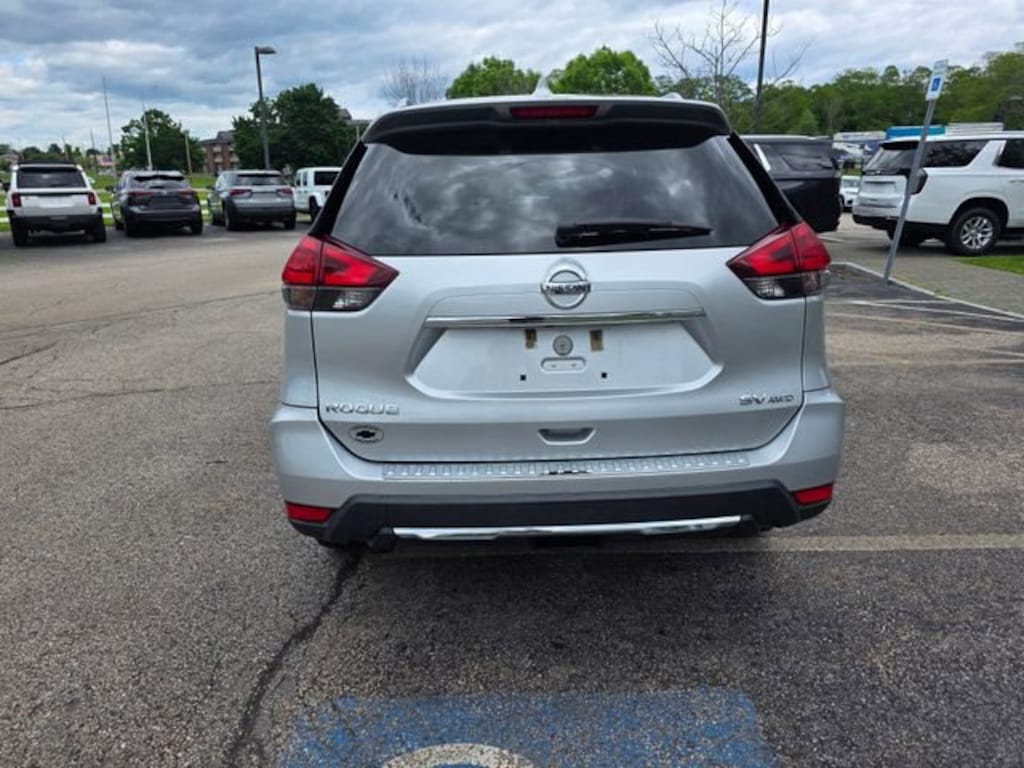 Used 2017 Nissan Rogue SV SUV