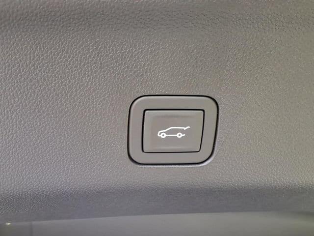 2026 Chevrolet Suburban Premier - Photo 15