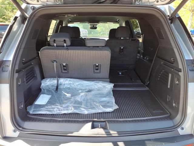 2027 Chevrolet Traverse LT - Photo 11