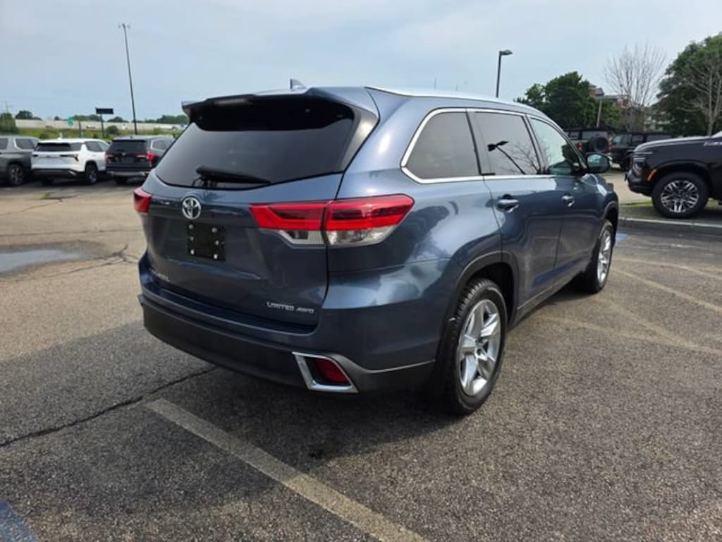 Used 2017 Toyota Highlander Limited SUV