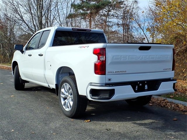 2026 Chevrolet Silverado 1500 Custom photo 4