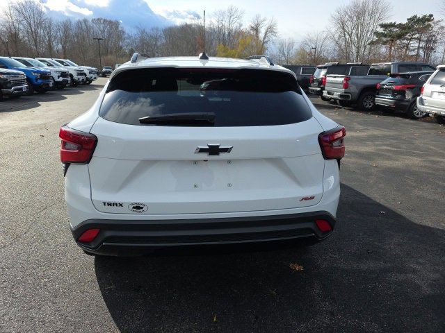 2024 Chevrolet Trax photo 3