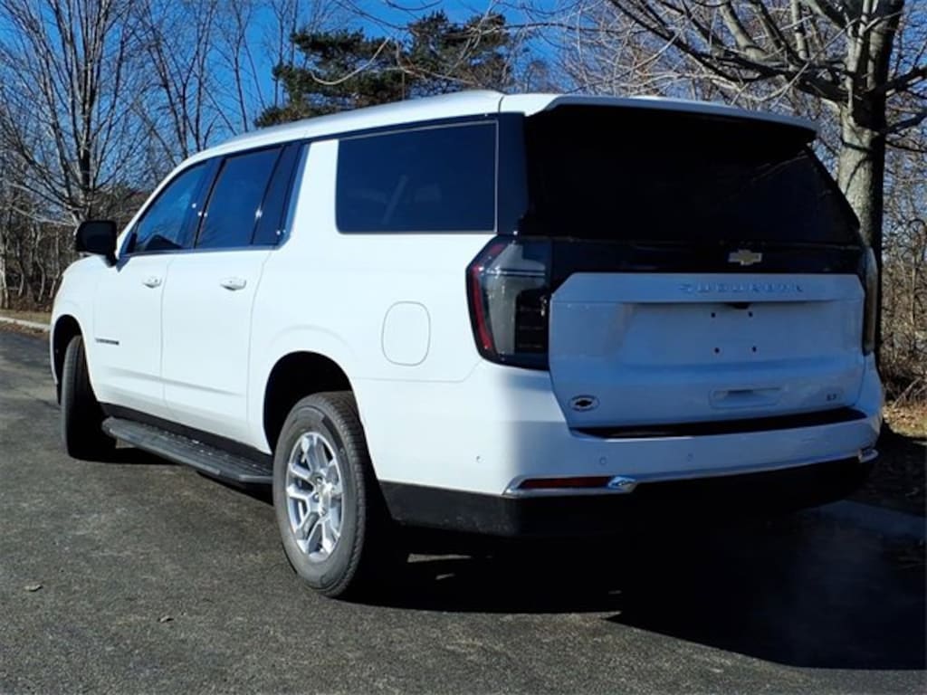 New 2026 Chevrolet Suburban LT SUV