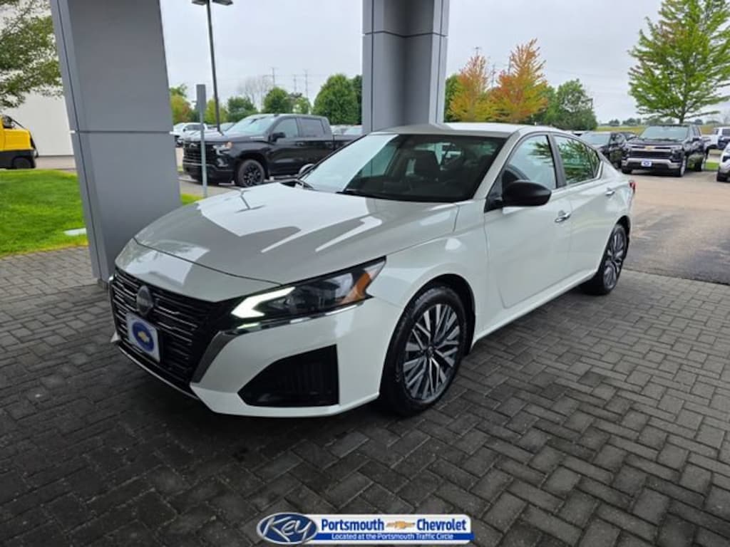 Used 2024 Nissan Altima SV Intelligent AWD Sedan