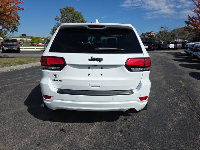 2022 Jeep Cherokee Laredo photo 2
