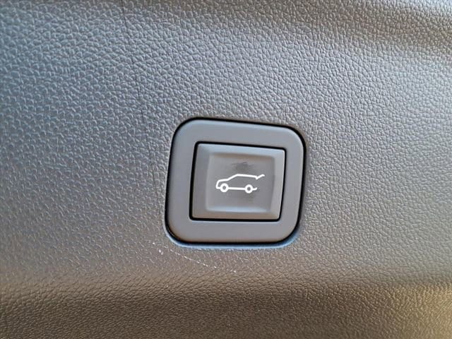 2026 Chevrolet Tahoe Premier - Photo 16