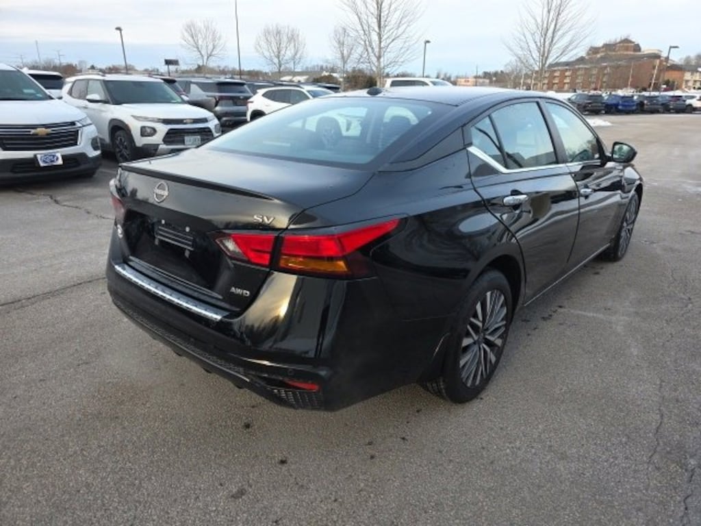 Used 2023 Nissan Altima 2.5 SV