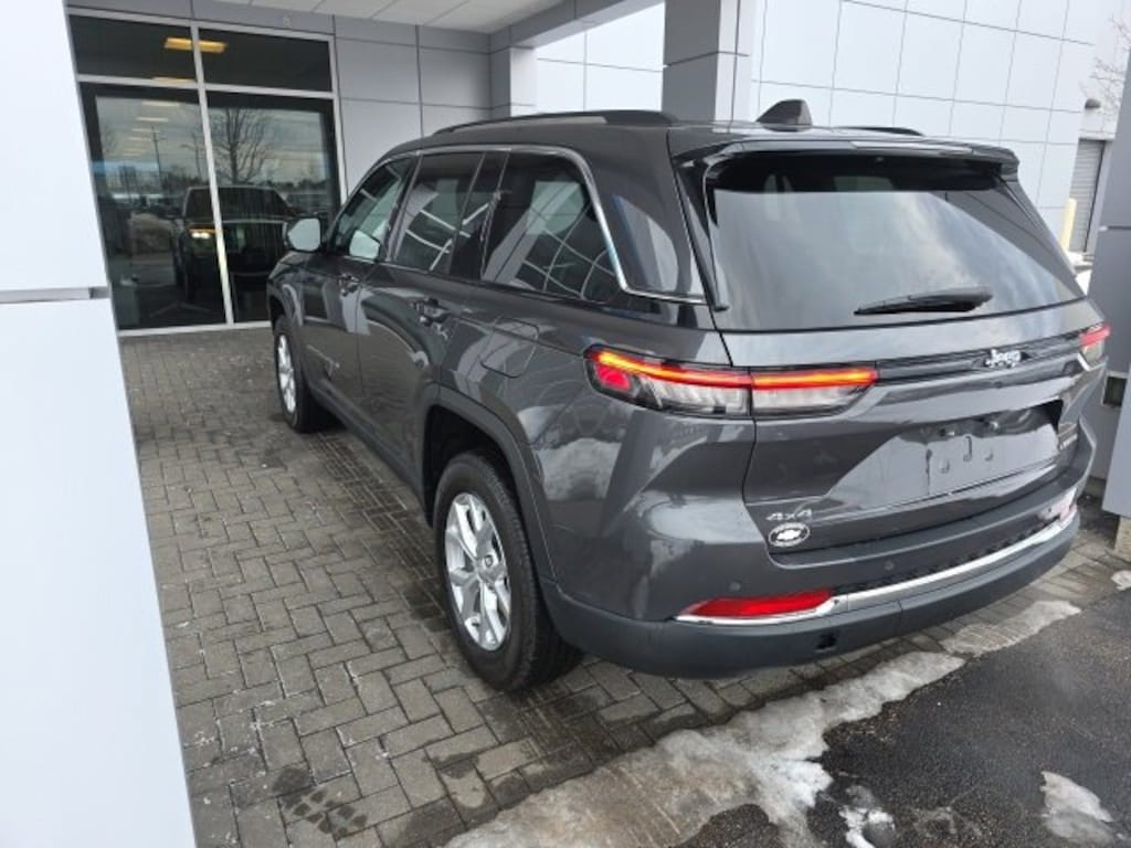 Used 2023 Jeep Grand Cherokee Limited 4x4 SUV