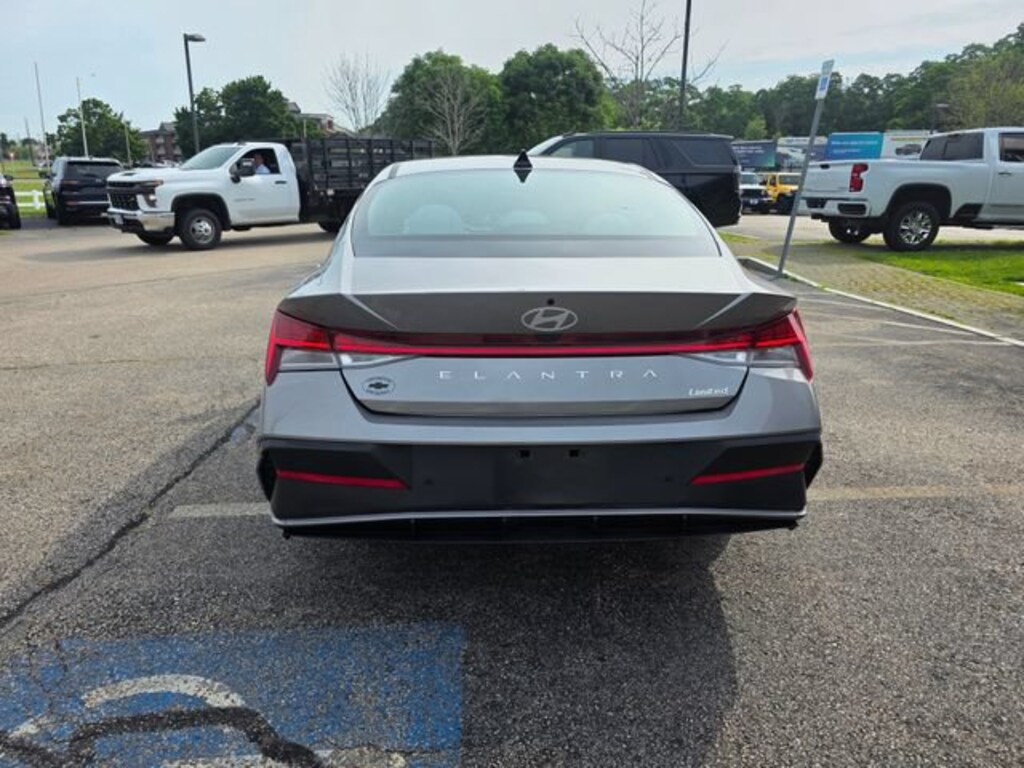 Used 2024 Hyundai Elantra Limited Sedan