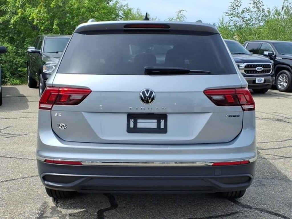 Used 2024 Volkswagen Tiguan 2.0T SE SUV