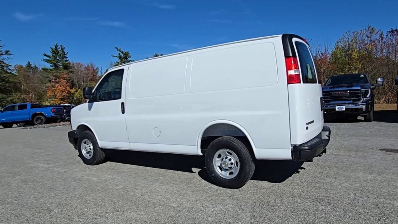 2025 Chevrolet Express Cargo Work Van - Photo 40