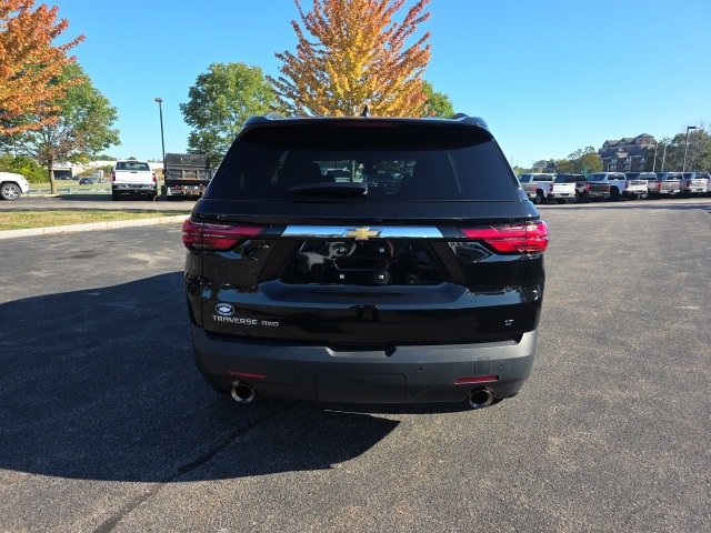 2022 Chevrolet Traverse Leather photo 2