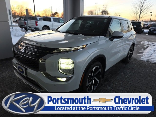 2023 Mitsubishi Outlander SE's photo