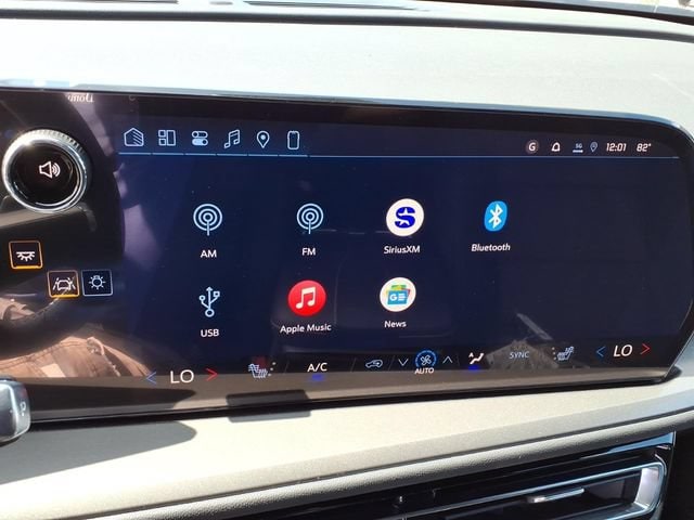 2027 Chevrolet Traverse LT - Photo 21