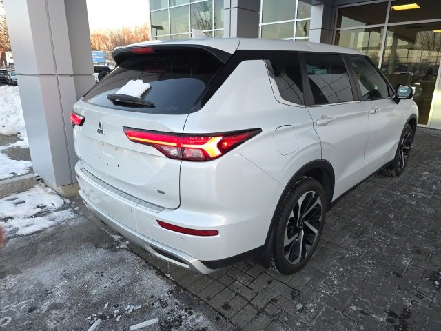 2023 Mitsubishi Outlander SE photo 4