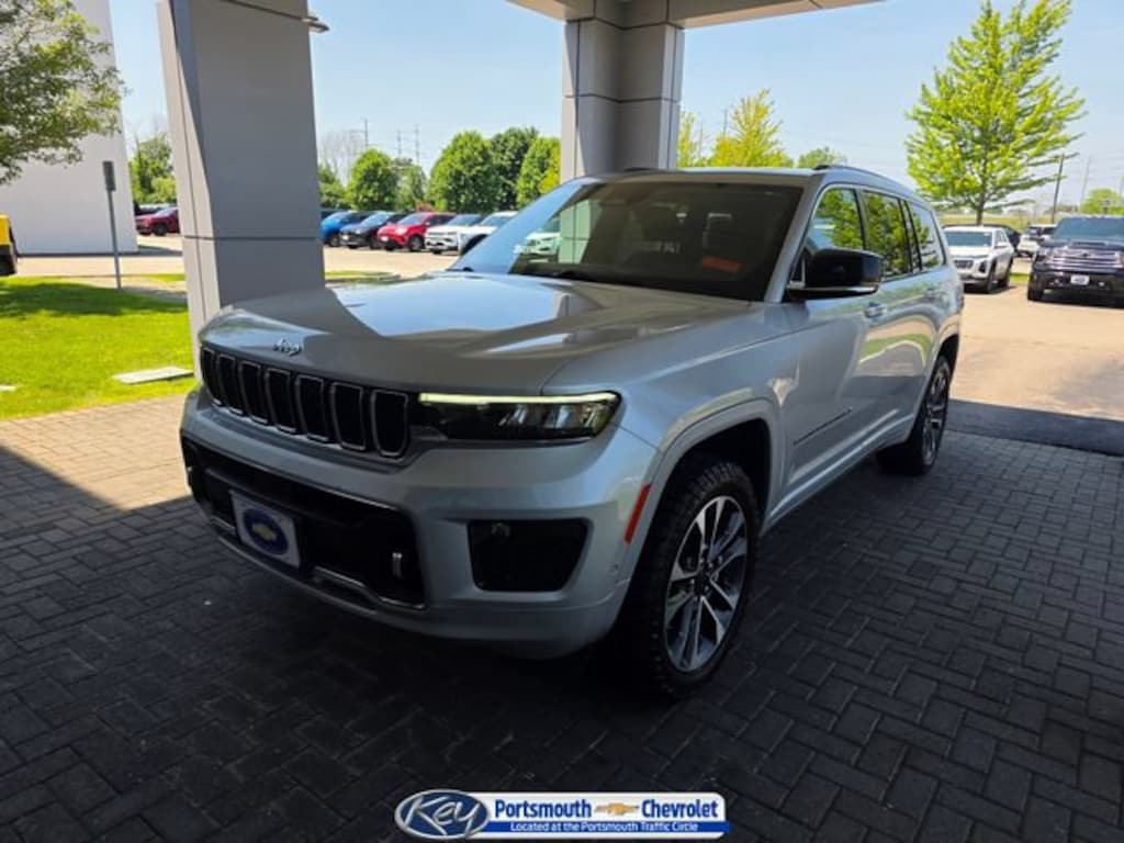 Used 2023 Jeep Grand Cherokee Overland 4x4 SUV