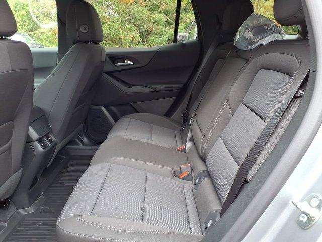 2027 Chevrolet Equinox LT - Photo 8