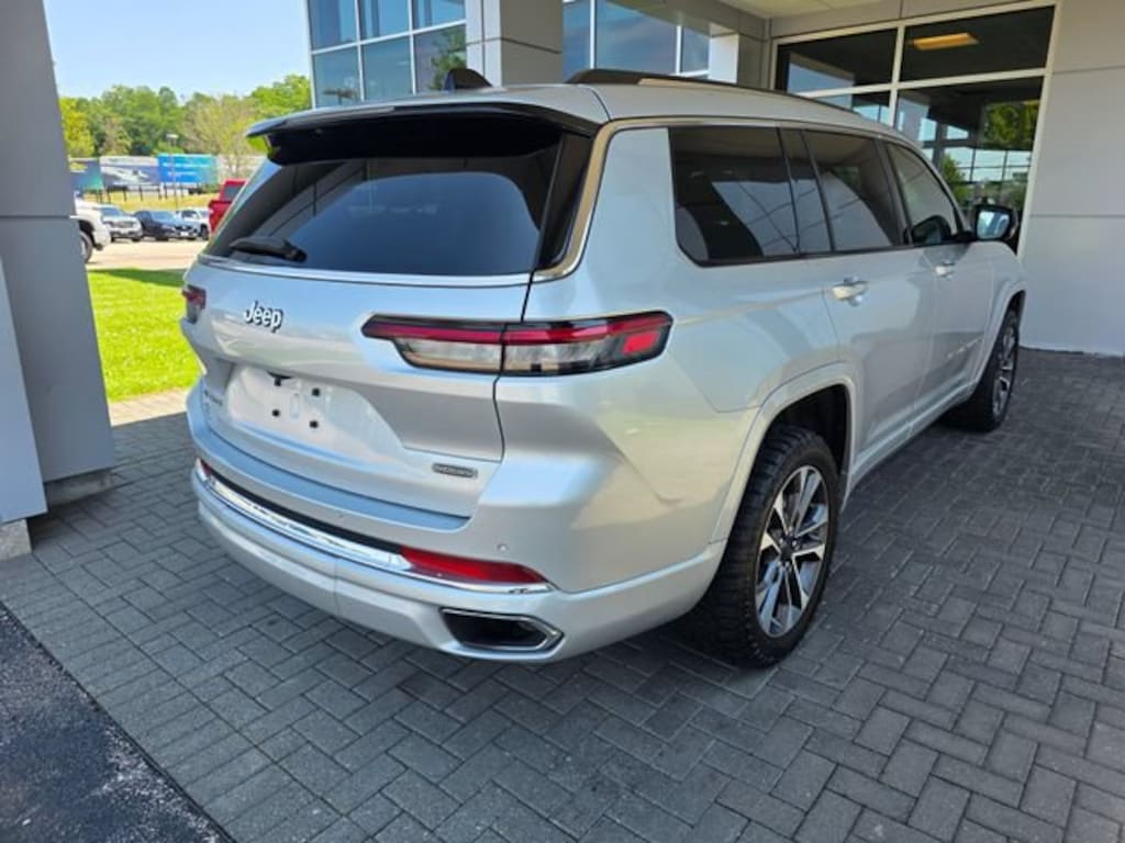 Used 2023 Jeep Grand Cherokee Overland 4x4 SUV