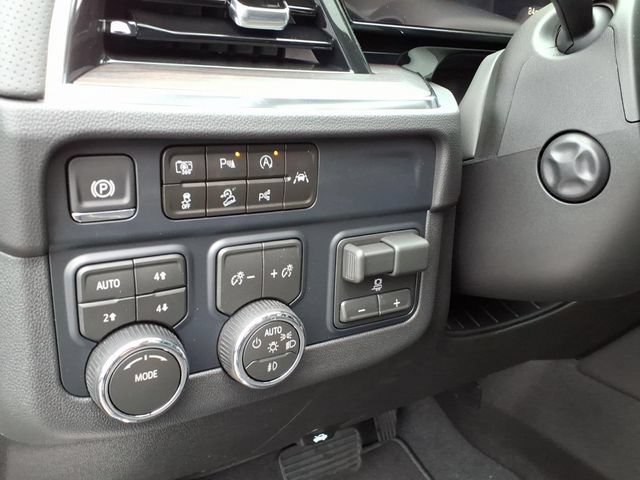 2026 Chevrolet Suburban Premier - Photo 21
