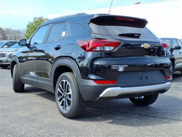 2026 Chevrolet Trailblazer LT photo 2