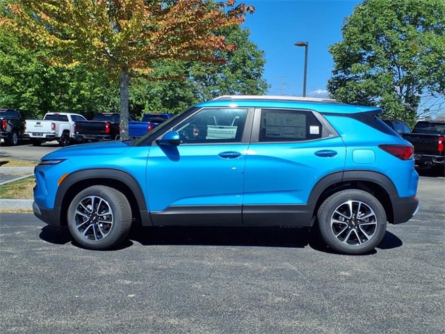 2026 Chevrolet Trailblazer LT photo 2