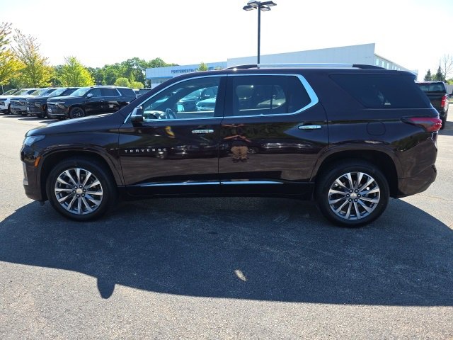 2022 Chevrolet Traverse Premier photo 2