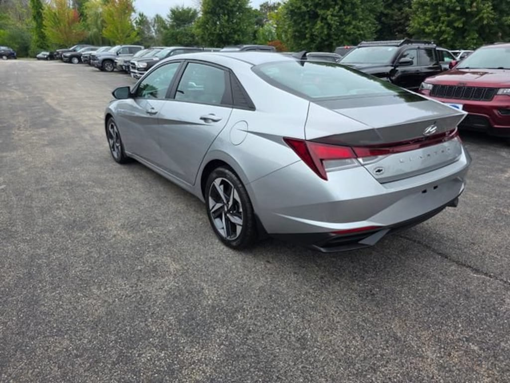 Used 2023 Hyundai Elantra SEL Sedan