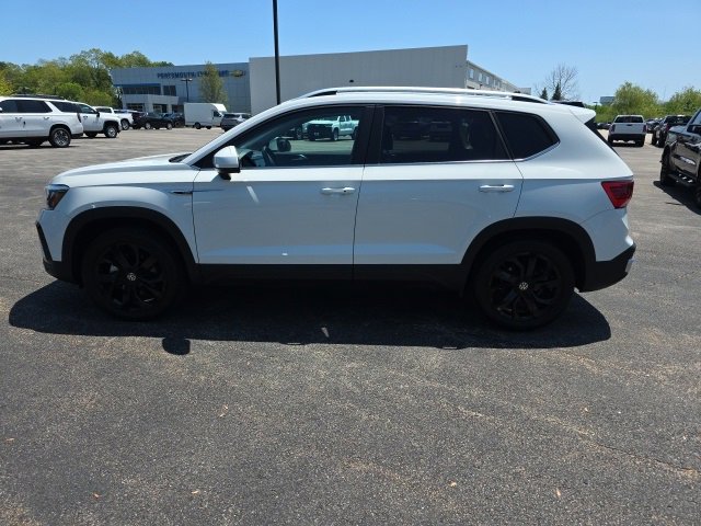 Used 2022 Volkswagen Taos SE with VIN 3VVLX7B26NM047295 for sale in Portsmouth, NH