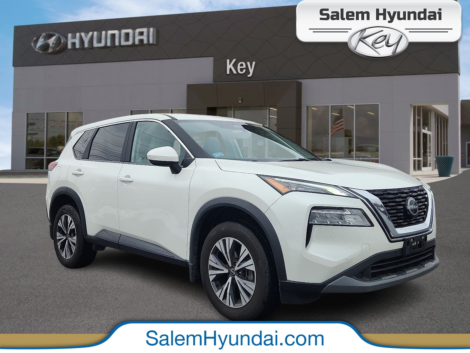 2023 Nissan Rogue SV's photo